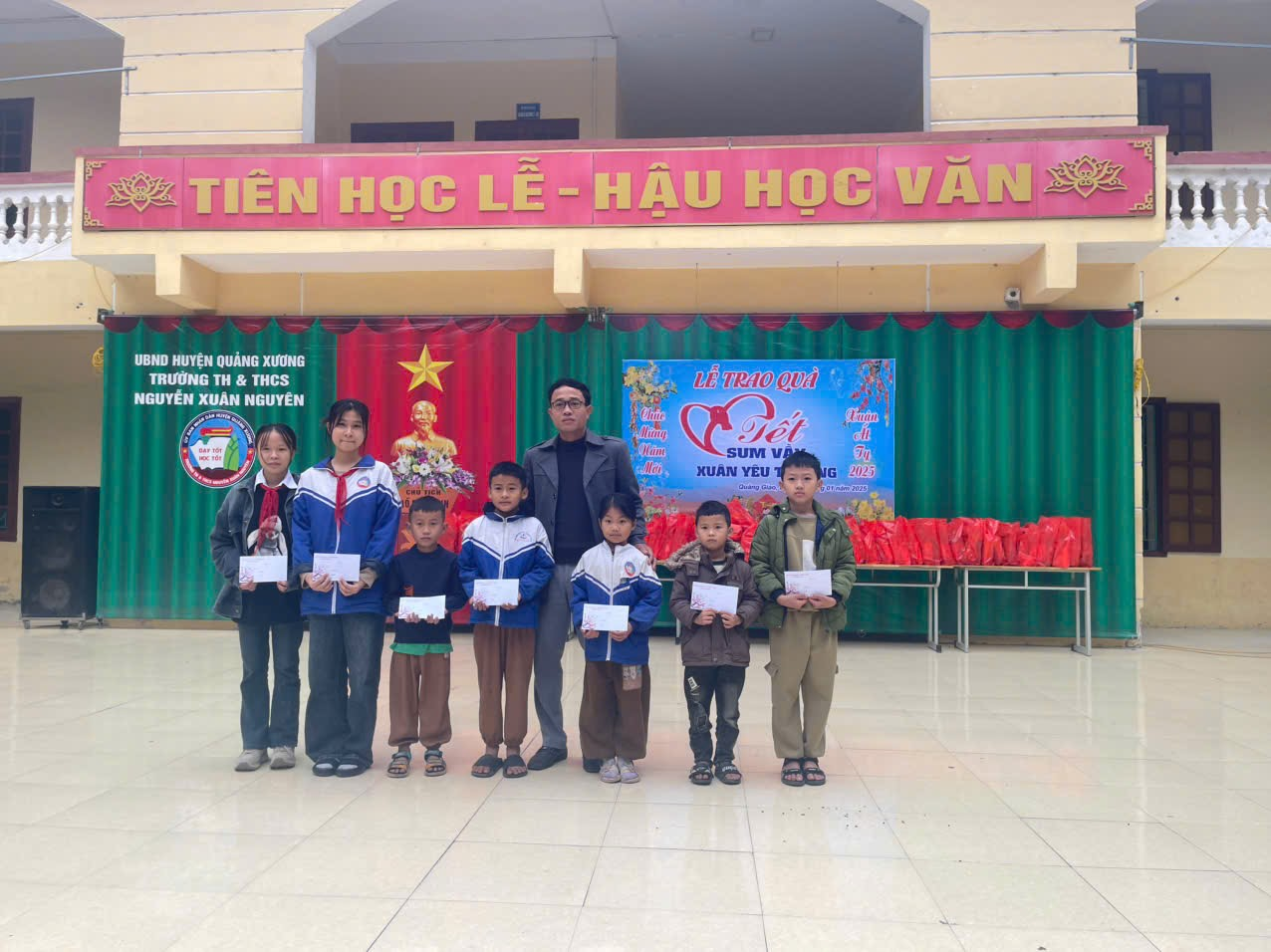 Anh-tin-bai